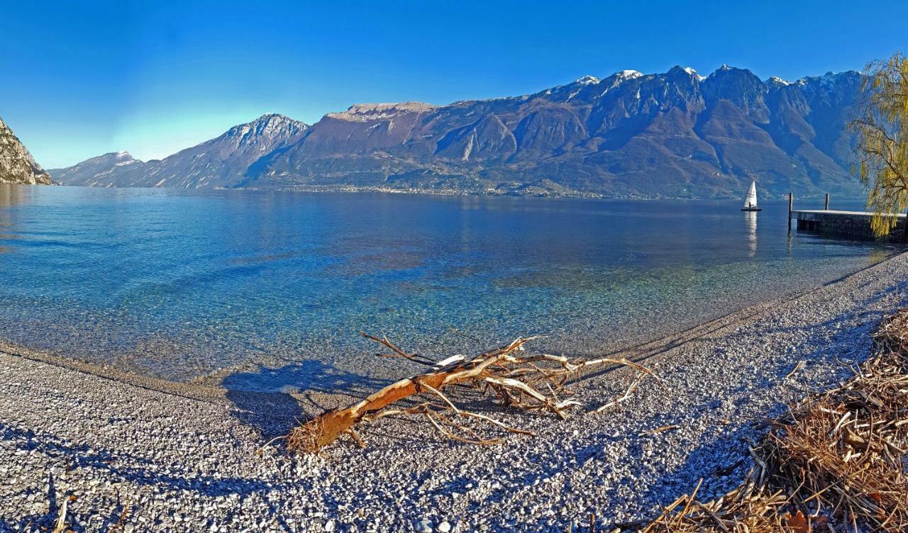 Campione Splendid View By Gardadomusmea Apartment Кампионе дел Гарда Екстериор снимка